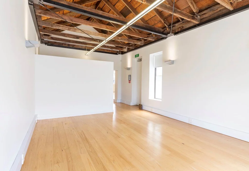 Ponsonby  BOUTIQUE PONSONBY OFFICE
