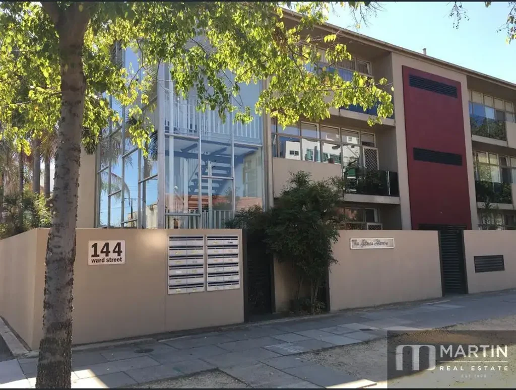 FULLY FURNISHED - GREAT LOCATION