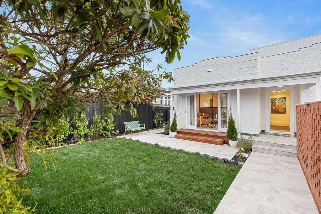 Point Chevalier 3Zimmer Mid-century magic, completely reimagined