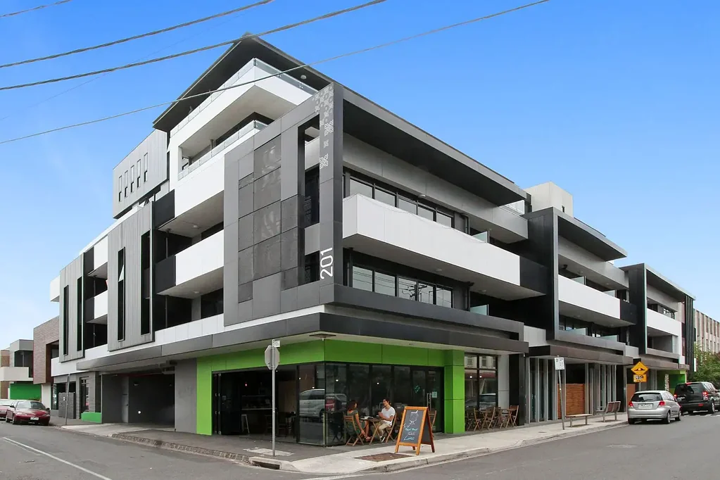 Brunswick 2Kwarto FABRIK Apartments – Ground Floor Style with Courtyard & 2 Car Parks