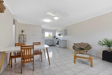 4/2 Coral Drive, Blacks Beach, QLD 4740, 2房, 1浴, Unit