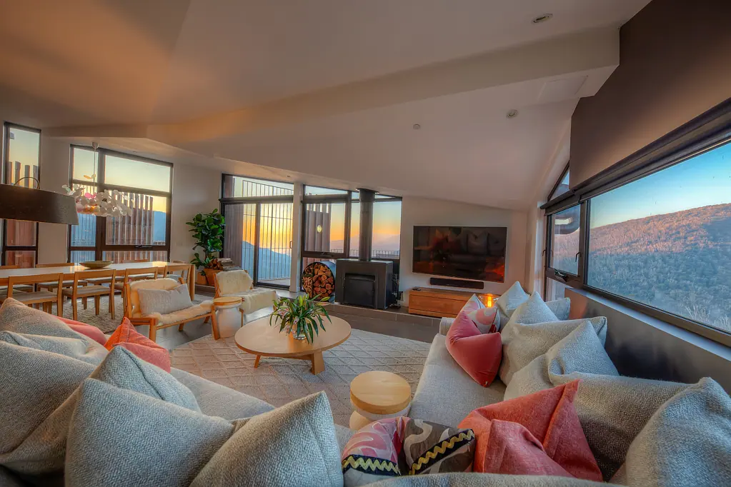 Falls Creek 3कमरा Exclusive Ski-In, Ski-Out Penthouse at St Falls: Luxury Living with 
Amazing Views and Amenities