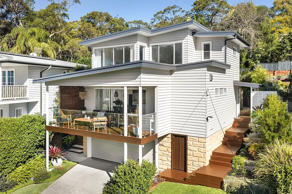 North Narrabeen 4બેડરૂમ Light-Filled Luxury Living with Ocean Outlook