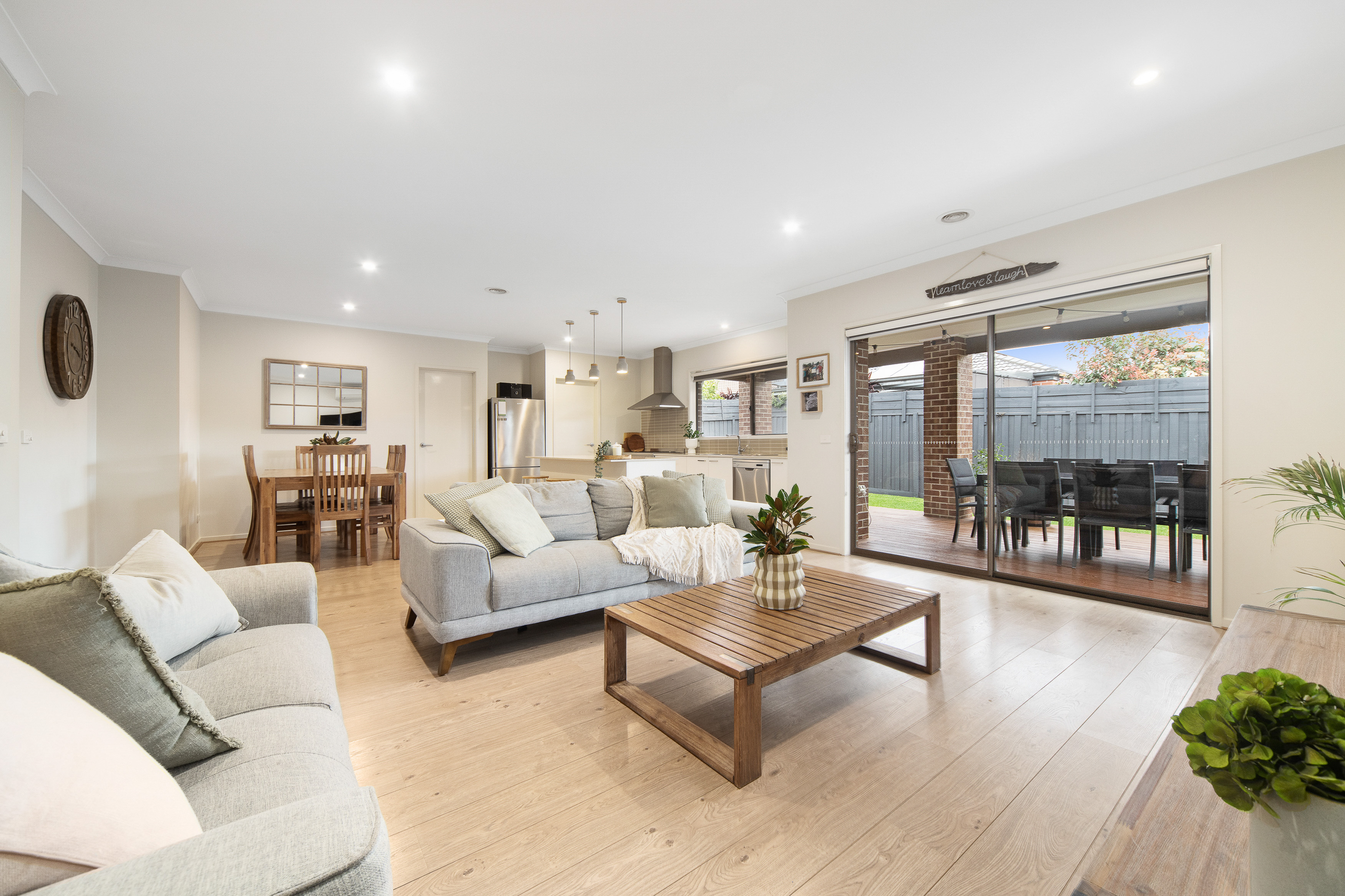 8 ILLAWARRA AV, CLYDE VIC 3978, 0部屋, 0バスルーム, House