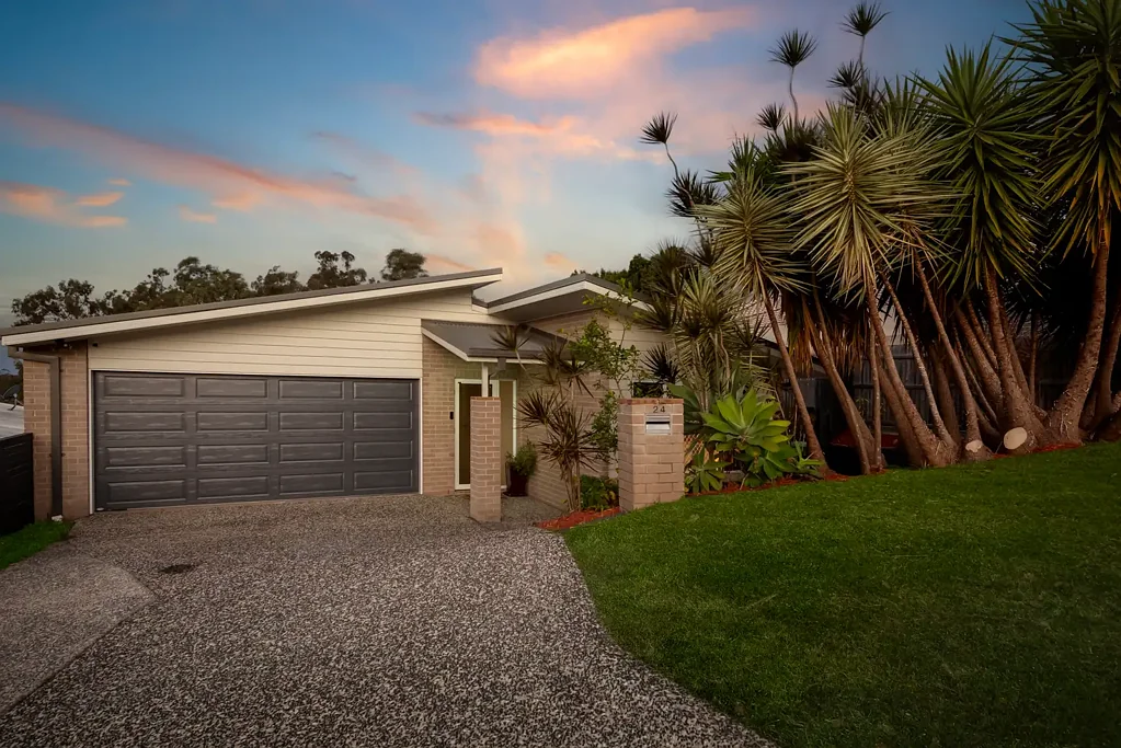 Pimpama 4 Bedroom Stunning Family Haven in the Heart of Pimpama