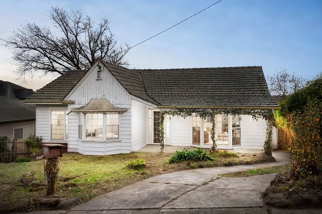 3 Ash Grove, Oak Park, VIC 3046