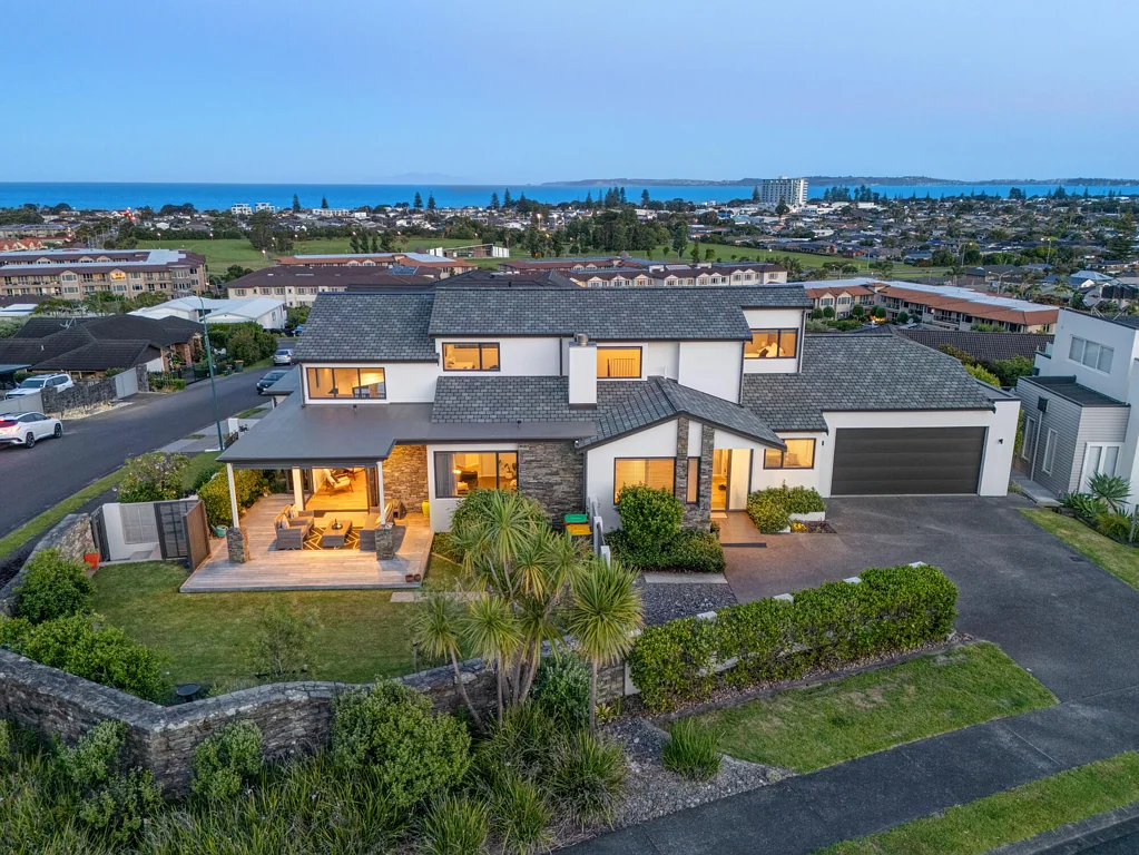 Orewa 4房  Stunning Views Motivated Vendors $1,649,000