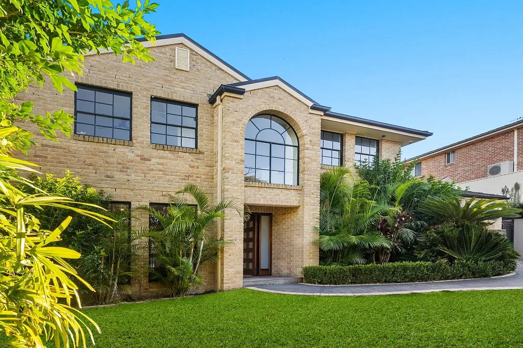 Woronora Heights 5Zimmer Spacious Design Meets Peaceful Family Living