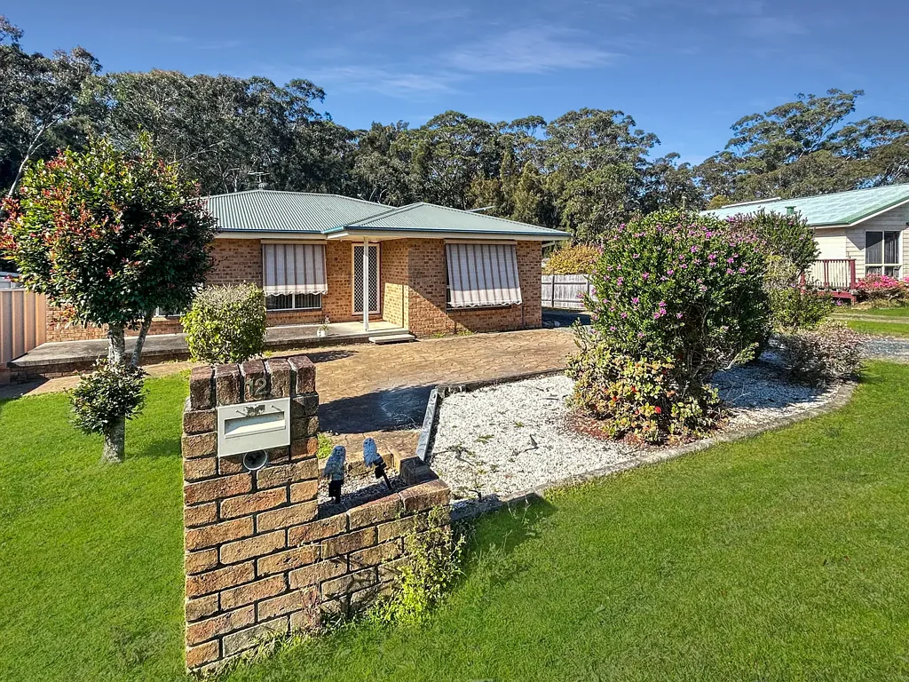 12 Renee Crescent, Moruya Heads, NSW 2537
