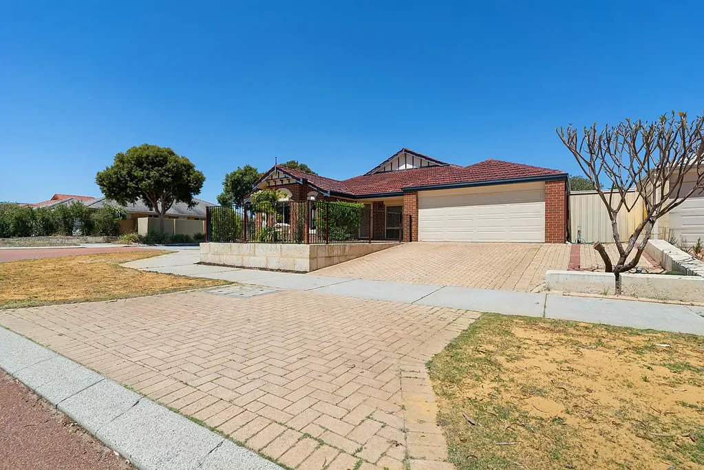 22 Farmaner Parkway, Ellenbrook, WA 6069