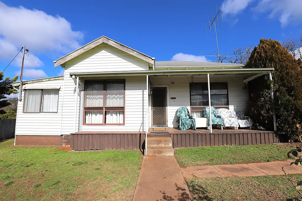 32 Hoskins Street, Wallendbeen, NSW 2588