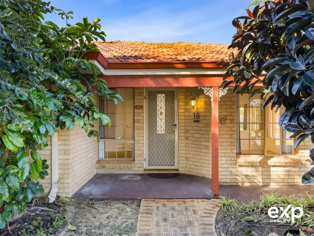 Greenfields 4房  Relaxed Family Living in a Peaceful Pocket – Large Block, Perfect Location = Aussie Dream
