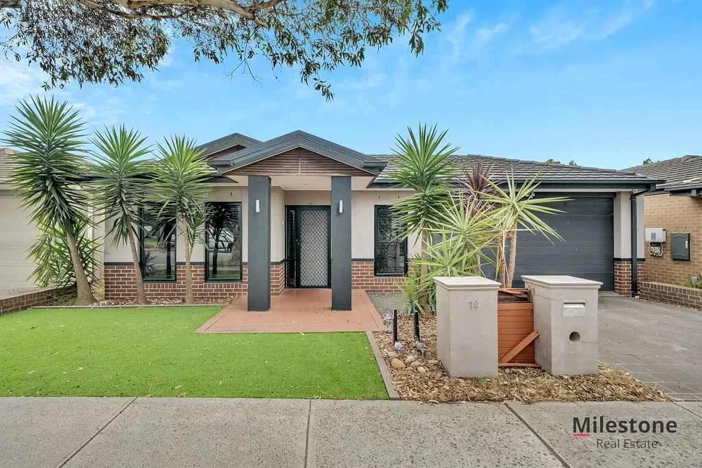Discover Your Groove at 18 White Gum Way: Modern Living with a Fun Twist!!