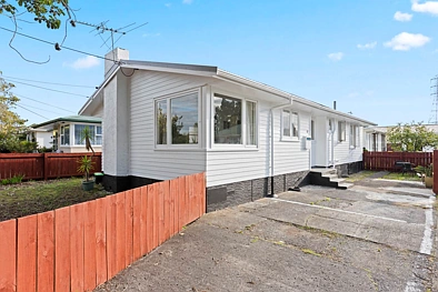 Kelston 4 Bedroom PRICE REDUCED. URGENT SALE