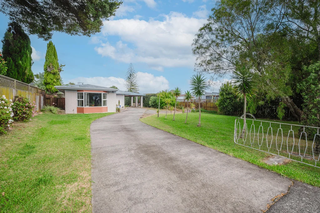 Manurewa 3房  *RARE 1/4 Acre GEM with massive potential*