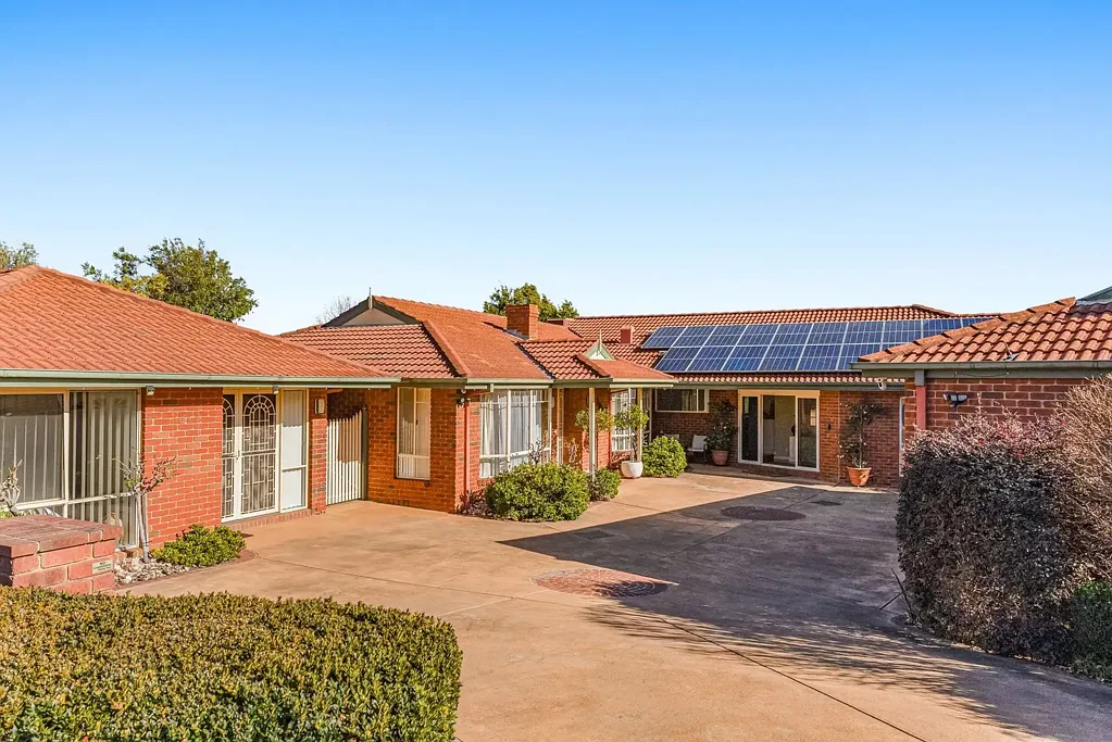 Berwick 5 Bedroom A Grand Family Estate of Endless Possibility