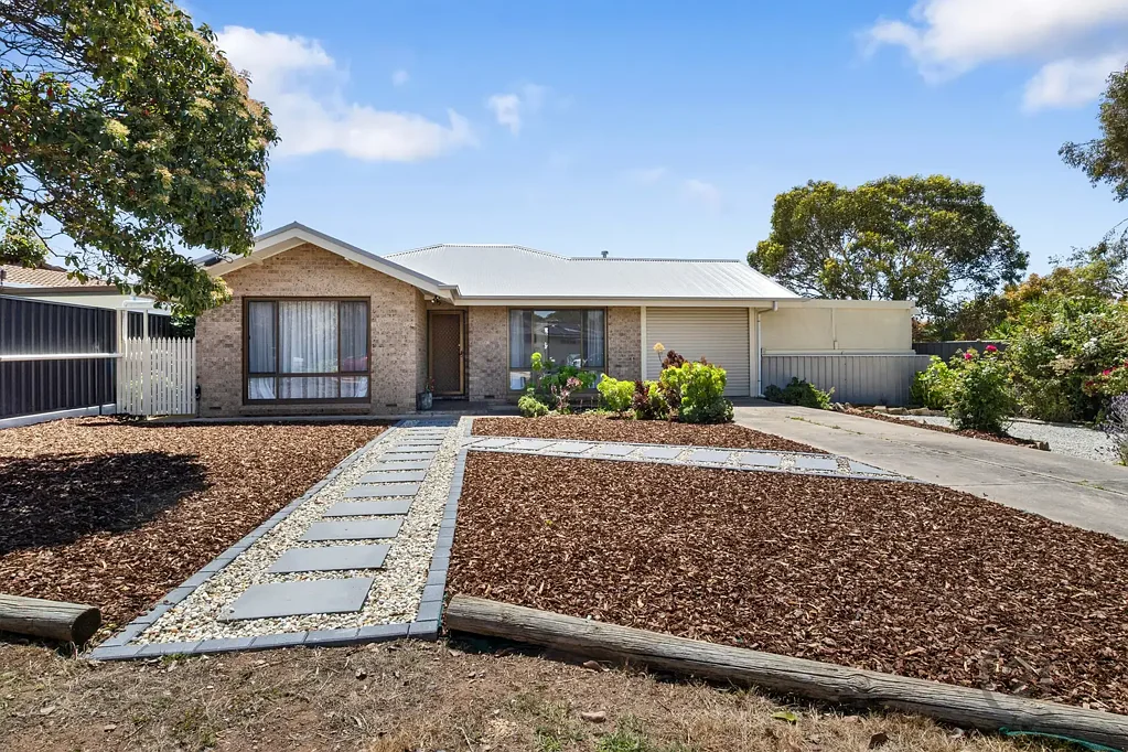 10 Richardson Crescent, Morphett Vale, SA 5162