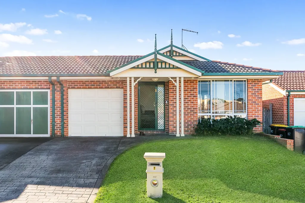 7 Harrier Avenue, Green Valley, NSW 2168