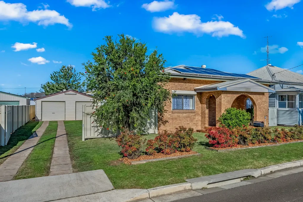 Singleton 4 Slaapkamer The Perfect Blend of Convenience, Space & Sustainability!
