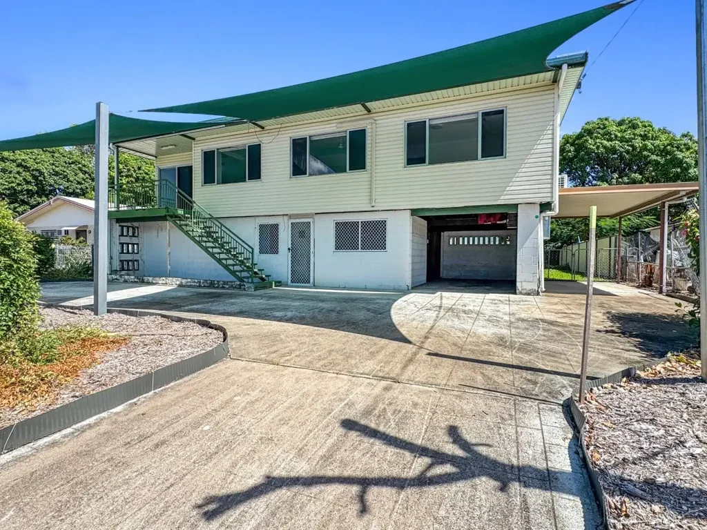 Cranbrook 3房  Premium Exposure Property with many Benefits