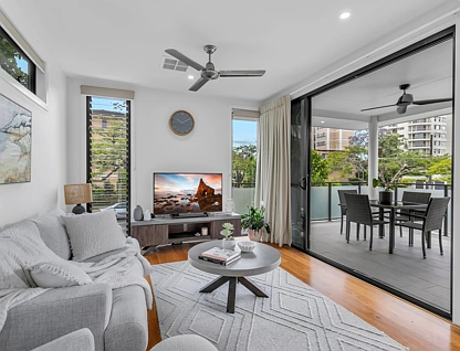 53 Macquarie Street, St Lucia, QLD 4067, 2 ਕਮਰੇ, 2 ਬਾਥਰੂਮ, Townhouse