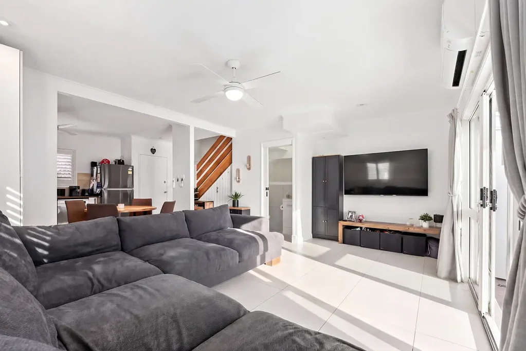 Yorkeys Knob 2ਬੈੱਡਰੂਮ MODERN TOWNHOUSE, QUIET COMPLEX, LARGE LIVING SPACE + COURTYARD