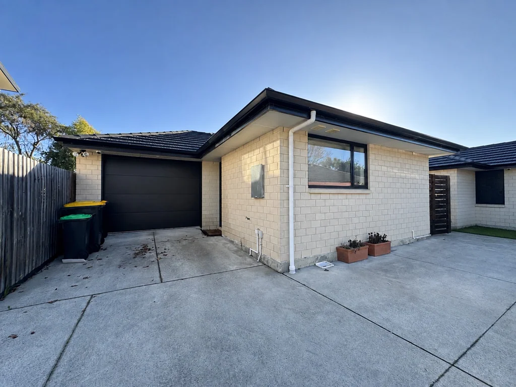 Partially furnished Sunny Home in Upper Riccarton!