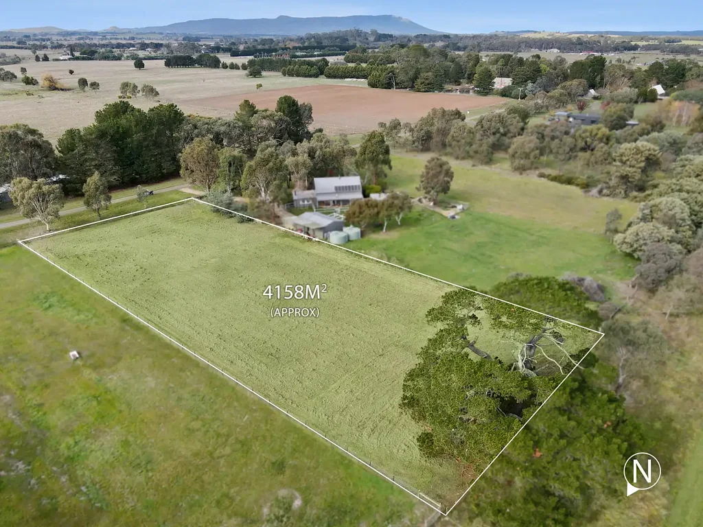 Carlsruhe Your Country Lifestyle Awaits! One acre vacant land.