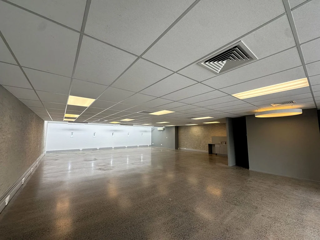 Kingsland Standalone Modern Office