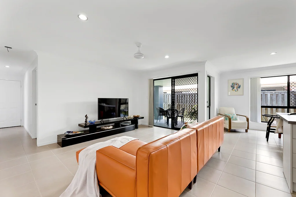 19 Newport Parade, Blacks Beach, QLD 4740