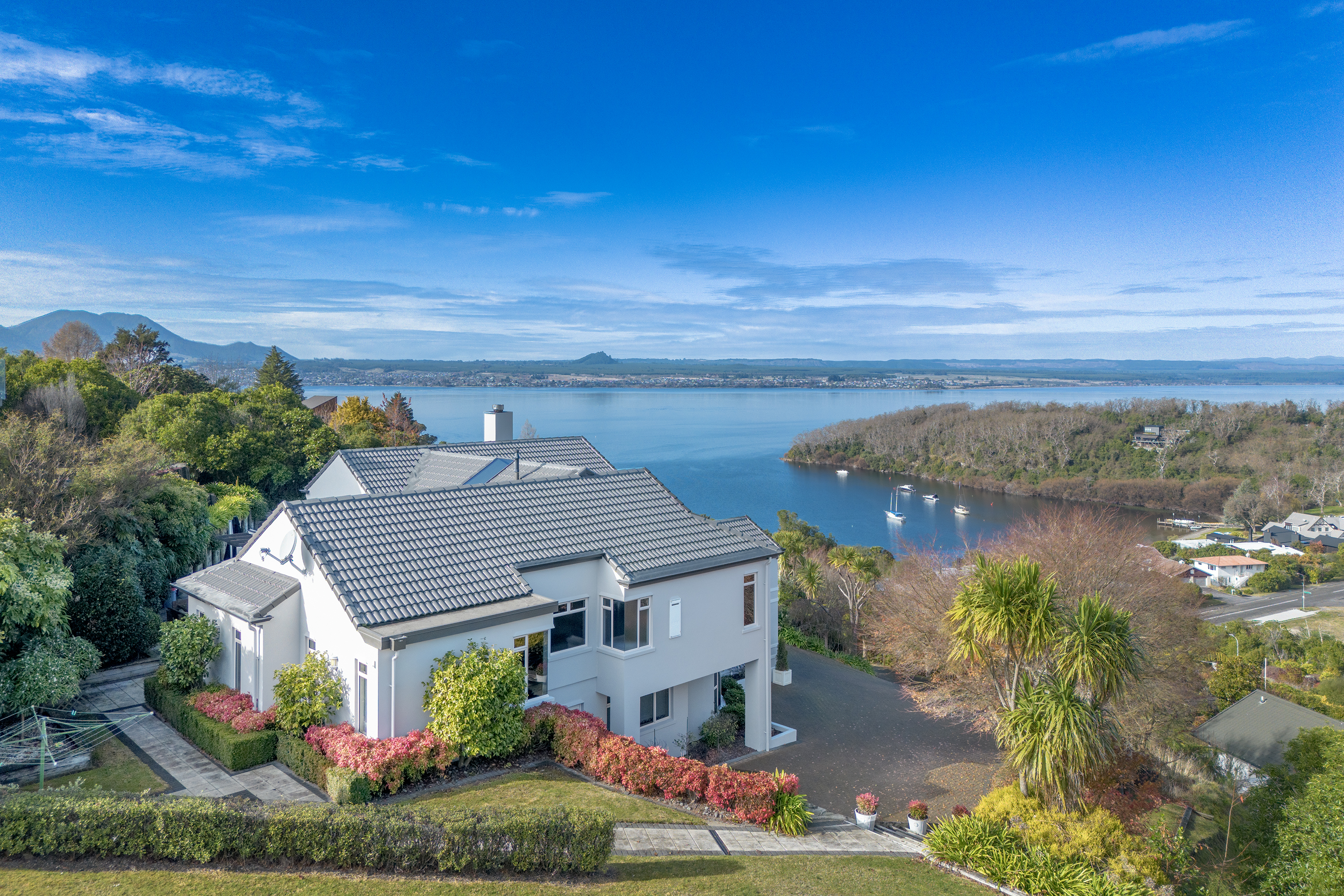 27 Te Urunga Place, Acacia Bay, Taupo, 6 ห้องนอน, 3 ห้องน้ำ, House