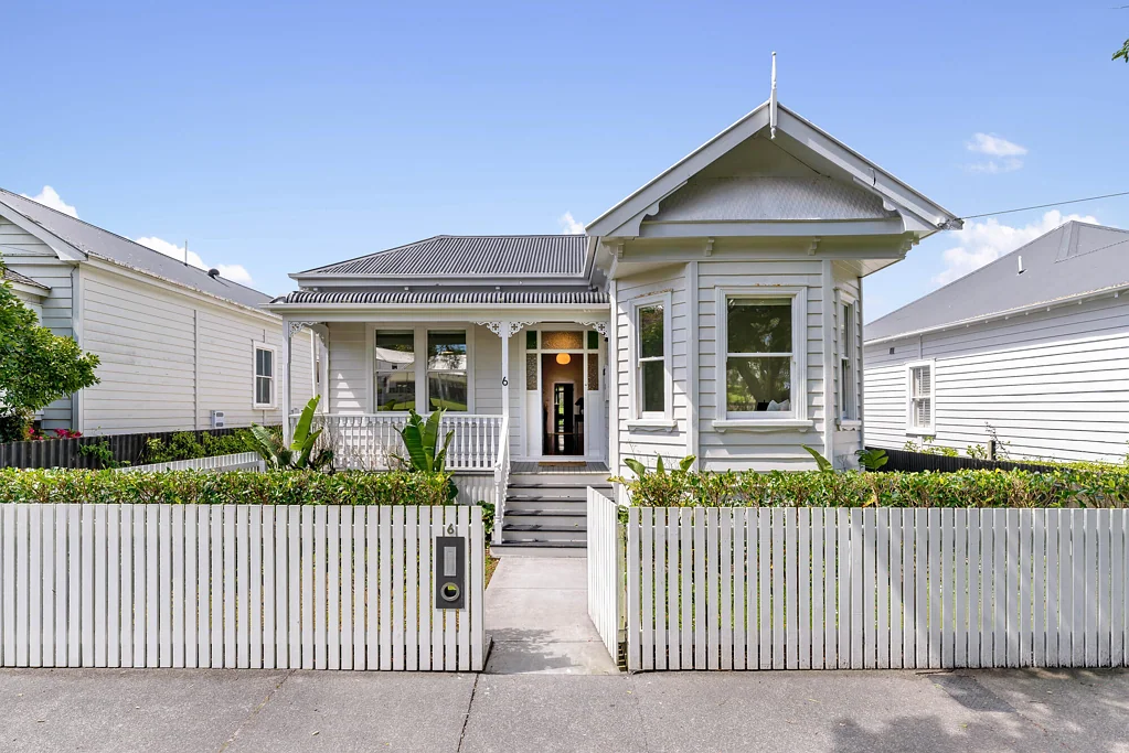 Mount Eden 4房  Vendors Moved Overseas - Make This Villa Yours