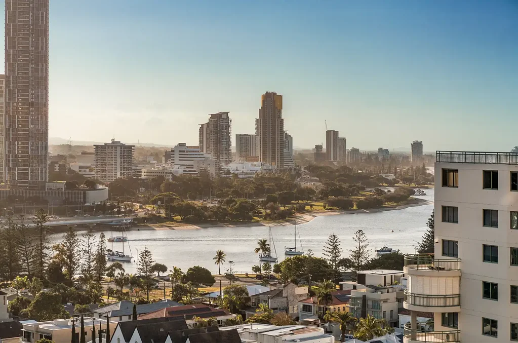 Main Beach 1 Slaapkamer Luxury One Bedroom + Media with Spectacular Broadwater Outlook