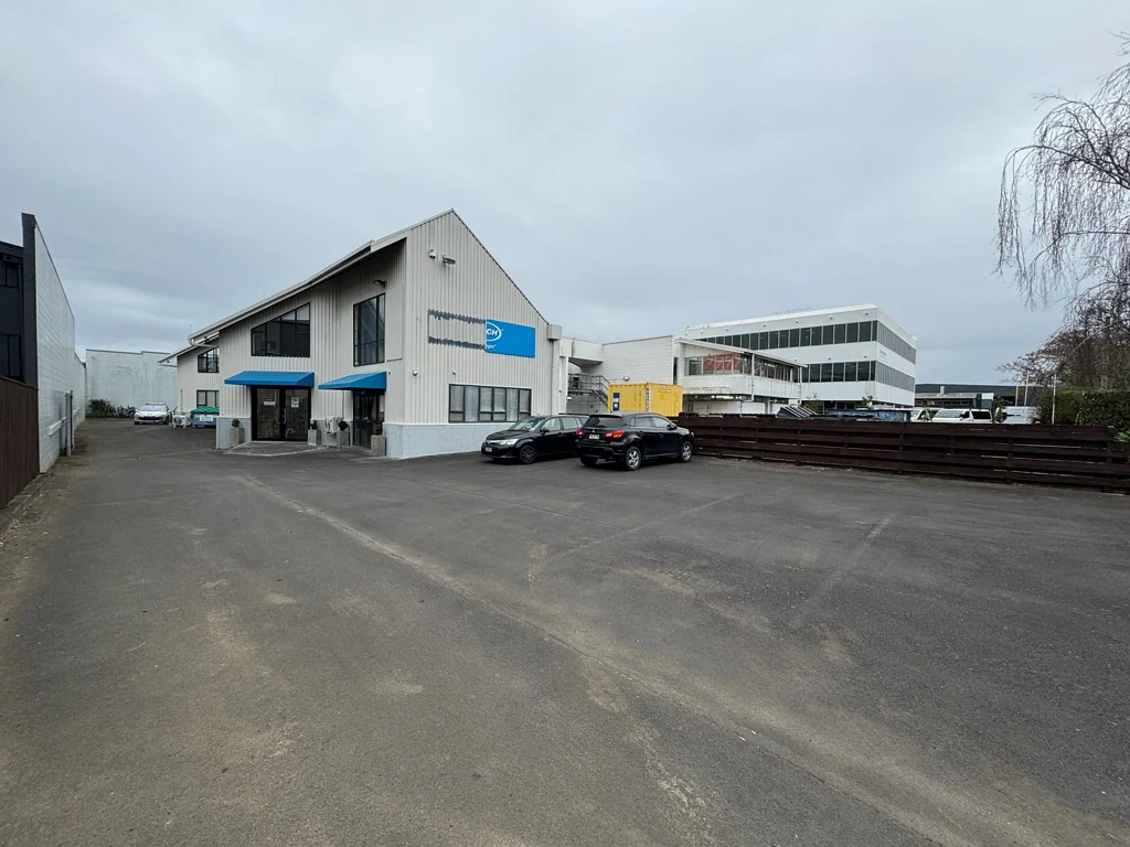 Penrose Standalone 379sqm office central Penrose
