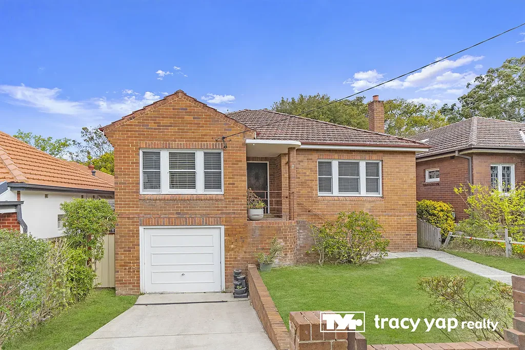 Chatswood 3침실 Walk to Chatswood Chase & Station | Prime Location with Potential