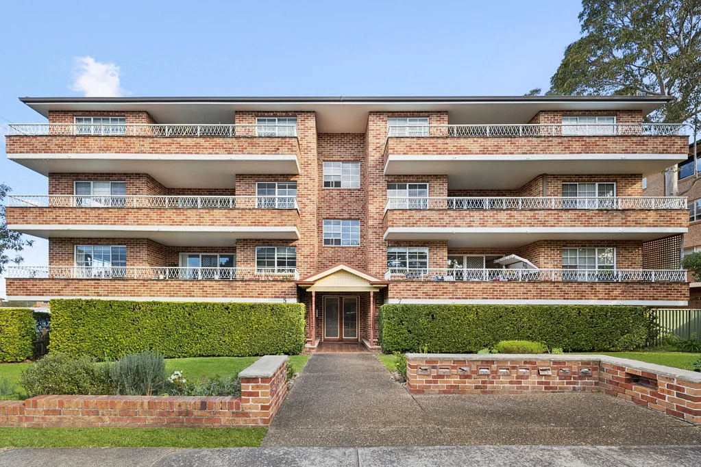 Sans Souci 2房 宽敞宁静的高层公寓 Elevated apartment of space & serenity