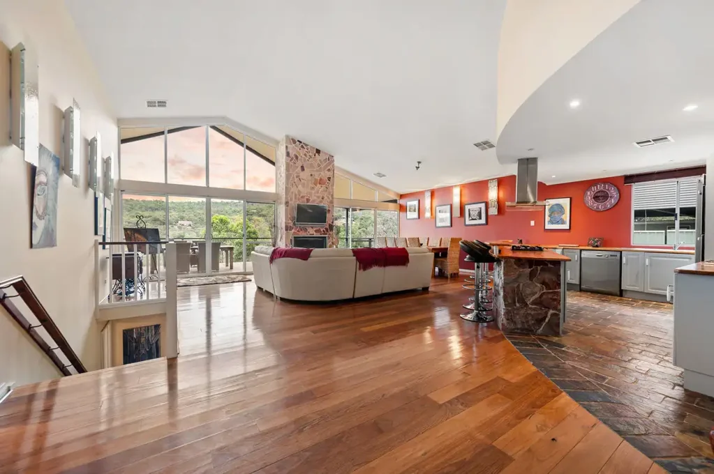 Mount Richon 4房  A Statement Home with Space, Style & Spectacular Views