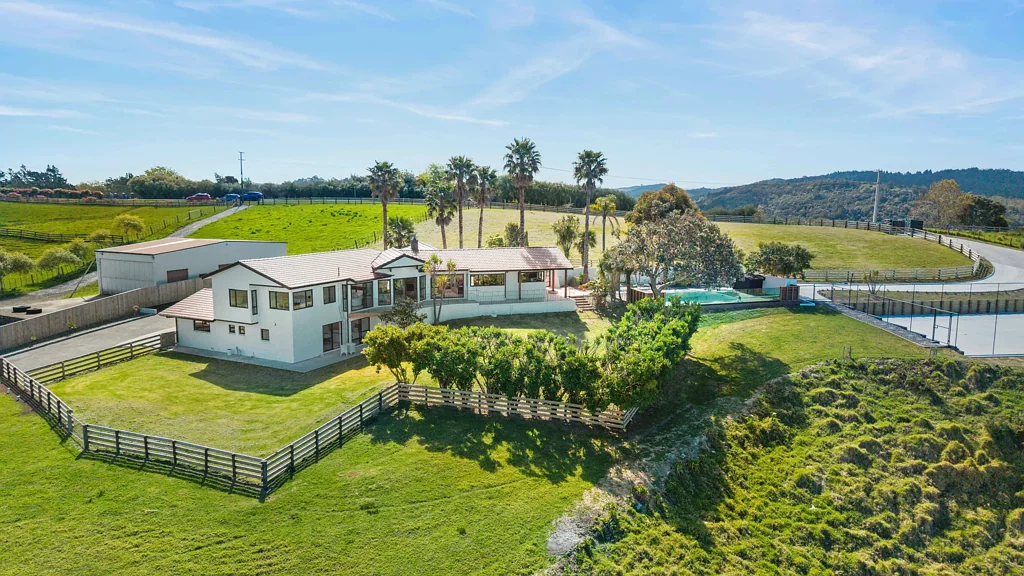 Okura 5 Bedroom Views, Pool & Tennis - the Lifestyle starts here
