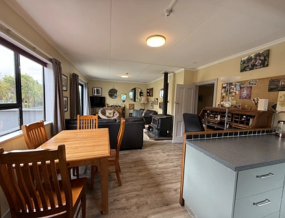 24 Main Road, Owaka, Clutha, 6 Bedrooms, 3 Bathrooms, House