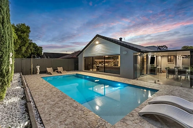 Helensvale 3房  Welcome to a home where luxury, technology and effortless outdoor living come together.