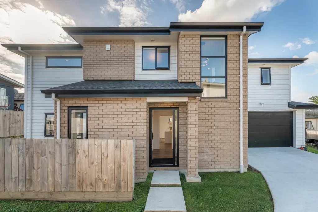 Manly 4 Bedroom Nest, or Invest in Modern Living, Comfort & Style!