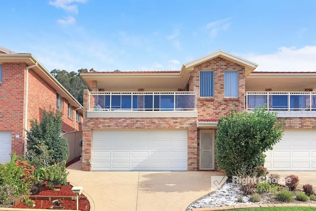 Albion Park 3ਬੈੱਡਰੂਮ Immaculate Torrens Title Duplex with Stunning Lake & Escarpment Views