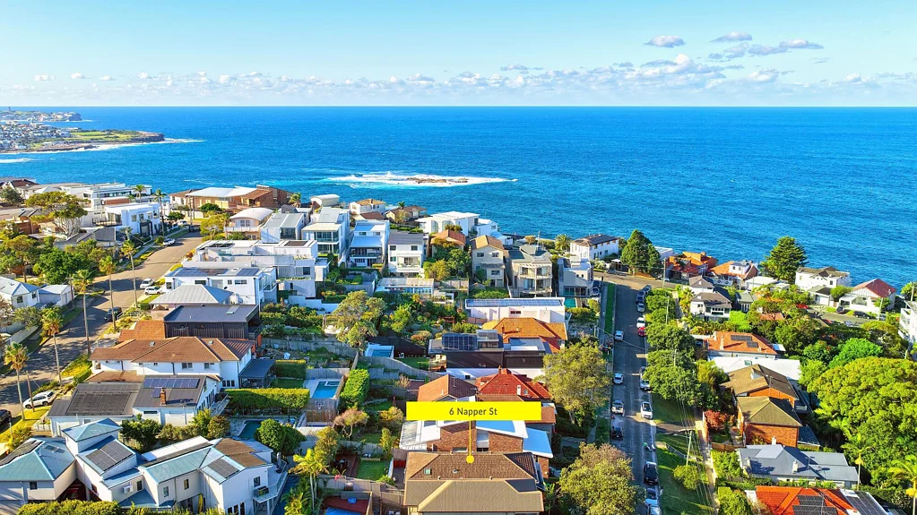 South Coogee 4房 海滨瑰宝视野 朝北朝向优越 朝向 现代厨房Miele电器 四卧带套间储物 广阔海景生活空间 阳光后院泳池潜力 Immaculately Renovated Family Home Showcasing Ocean Views and Stunning Gardens