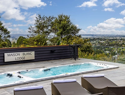 - Maison Blanc Lodge, Kohu Road, Titirangi, Waitakere City, 4 Schlafzimmer, 2 Badezimmer, House