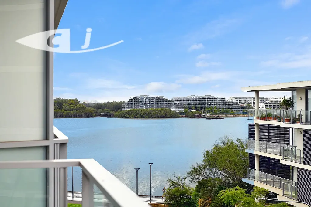 Generous size 2 bedroom apartment near Rhodes Shopping Centre
