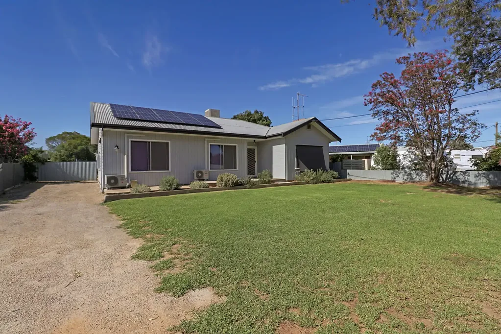 299 Noyes Street, Deniliquin, NSW 2710