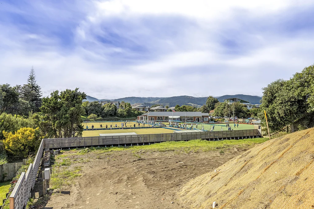 Paraparaumu Beach YOUR DREAM BUILD BY THE SEA AWAITS - FLAT!