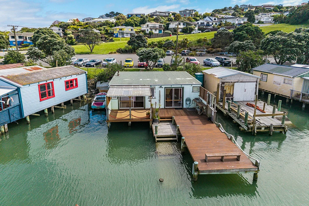 Titahi Bay 1ਬੈੱਡਰੂਮ WATER FRONT TREASURE 35 YEARS IN THE SAME FAMILY