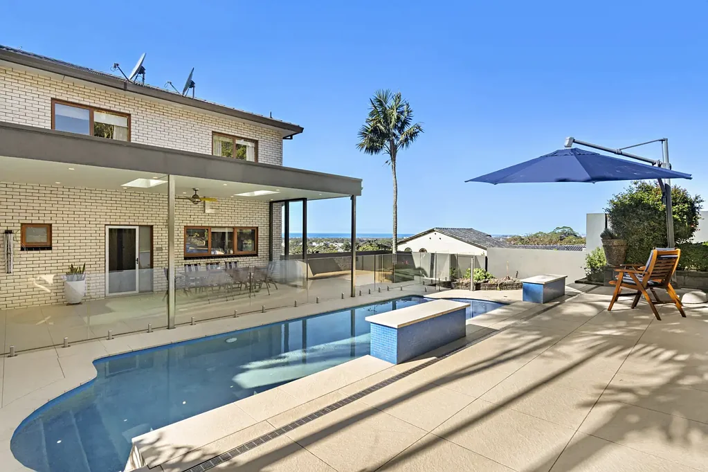Corrimal 5房 坐拥壮丽海景的宏伟家庭娱乐府邸 Palatial family entertainer with sweeping ocean vistas