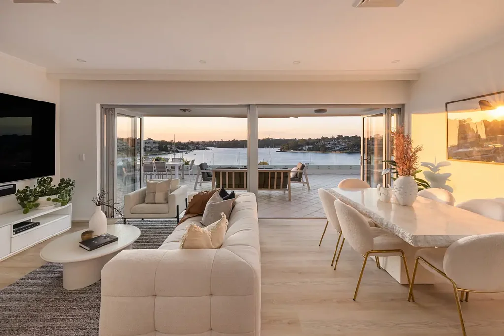 Chiswick 3 Bedroom Prestigious waterfront penthouse filled with light, luxury and breathtaking northern views